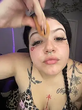 WeluvyouKarma webcam
