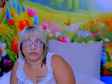 indianroxy webcam