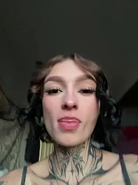 dulce-katt live cam on StripChat