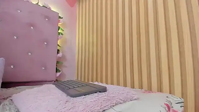 lovely__kiss__ live cam on StripChat