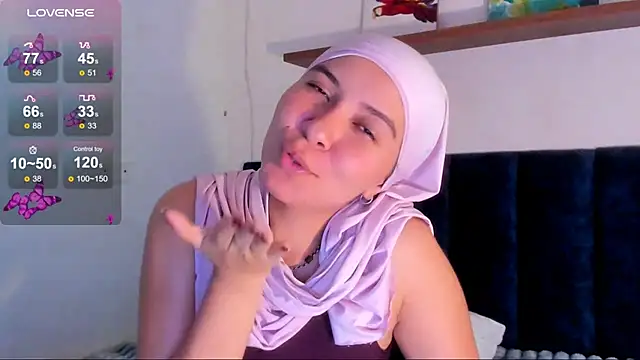 MatchedEyebrow live cam on StripChat