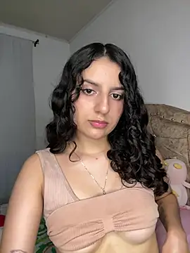 OhMySelenyx3 live cam on StripChat