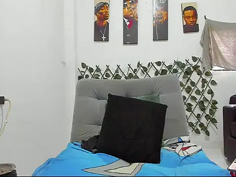 Latins_Boss live cam on StripChat
