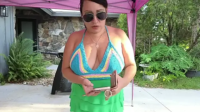 Vickiebee live cam on StripChat