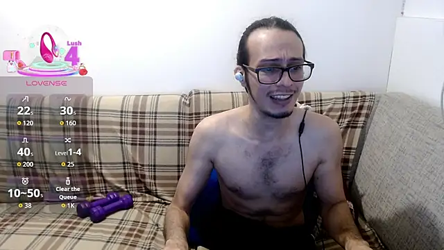 cholitohermoso live cam on StripChat