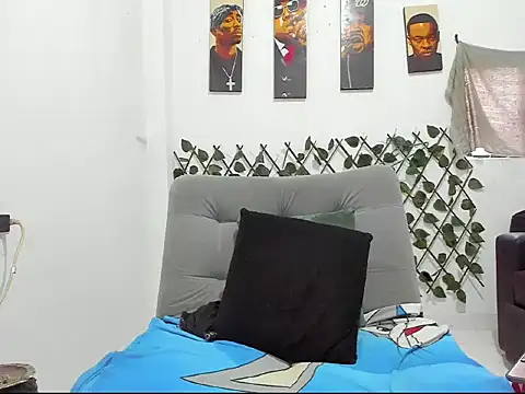 Latins_Boss live cam on StripChat