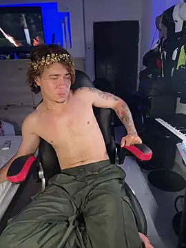 AngelLatinBoy live cam on StripChat