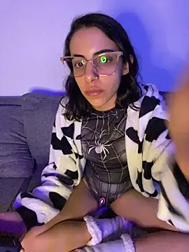 Poison_Ivy_29 live cam on StripChat