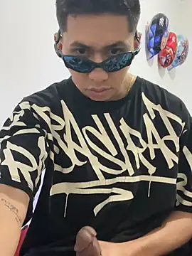 Jhossep_Castillo live cam on StripChat
