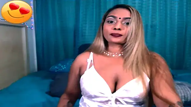 sexyindianchic live cam on StripChat