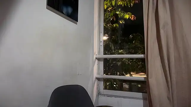 romeolovedark live cam on StripChat