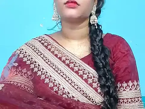 Adhiti_1 live cam on StripChat