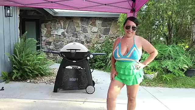 Vickiebee live cam