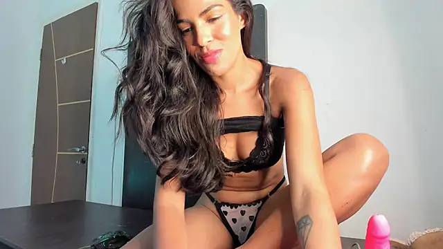camille-rose live cam on StripChat