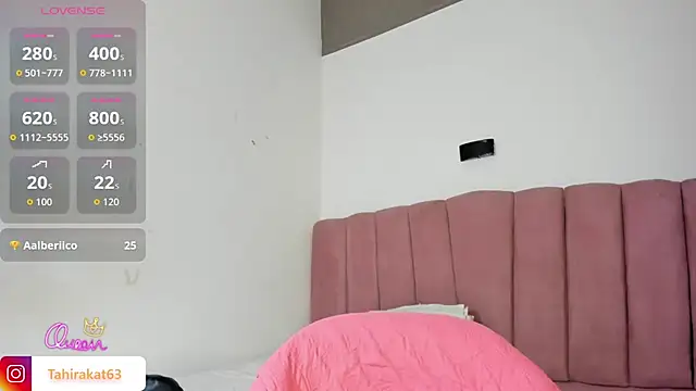Tahira_21_ live cam on StripChat