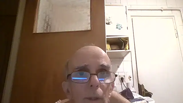 mariusica1@xh live cam on StripChat