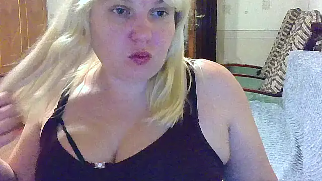 Leylisse live cam on StripChat