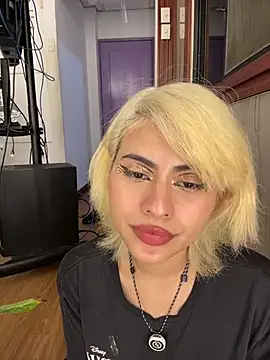 Eva_Feller69