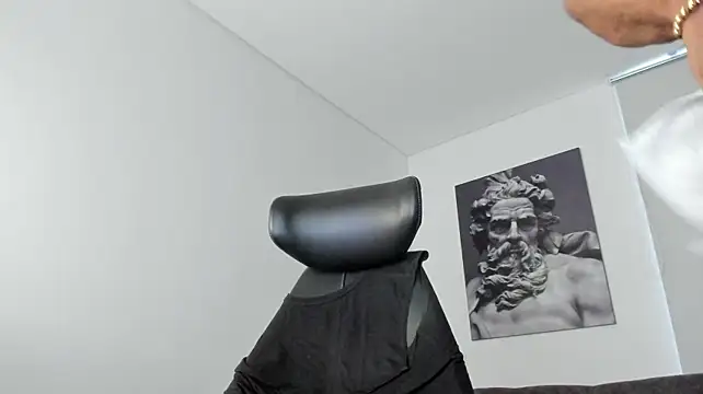 simonleon27 live cam on StripChat