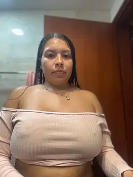 Iam-sophia27 live cam on StripChat