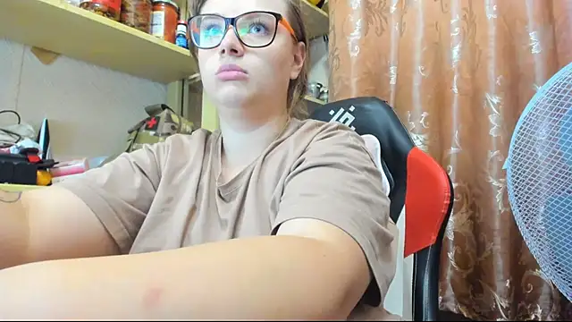 Seductive_She_Wolf live cam on StripChat
