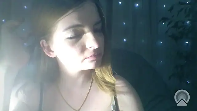 Elirya live cam on StripChat