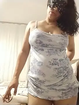Nergiz2135 live cam on StripChat