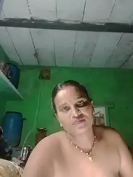 Shivani09900 live cam on StripChat