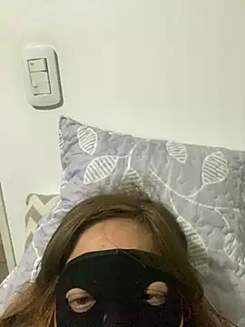 lulupiecitosamor live cam on StripChat