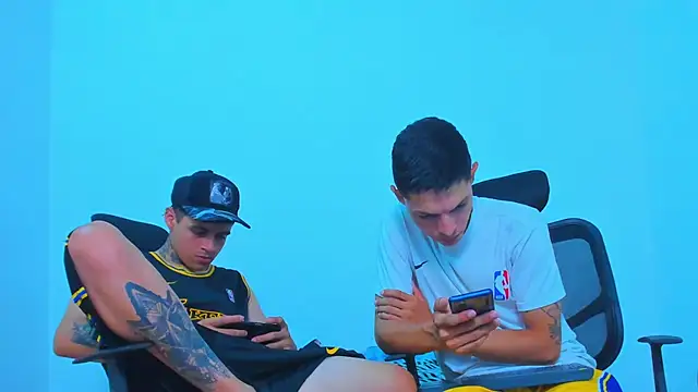 Thomas-Wil live cam on StripChat