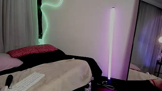 Sara_Foxx1