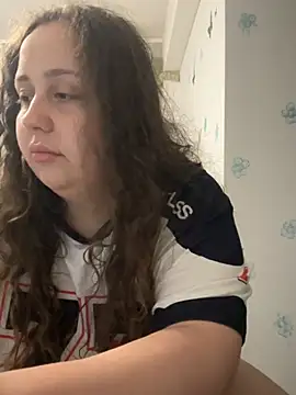 CurlyMaddie live cam on StripChat