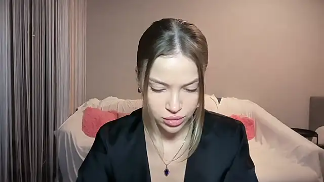 EmmyMills webcam