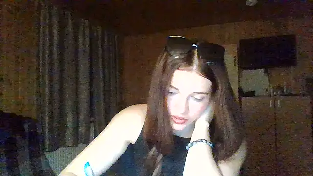 AmeliieLaFleur live cam on StripChat