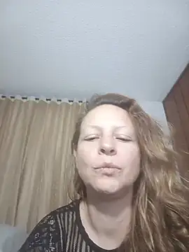 sky_sanz1 live cam on StripChat