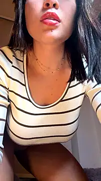 Webcam Model(HannaBeckett) is live