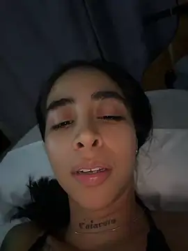 sophierooy22 live cam on StripChat