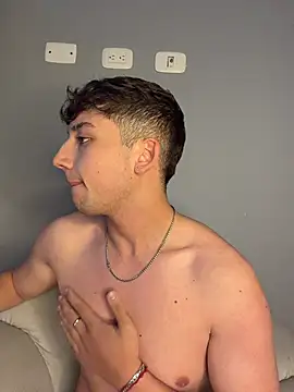 OLIVER_K live cam on StripChat