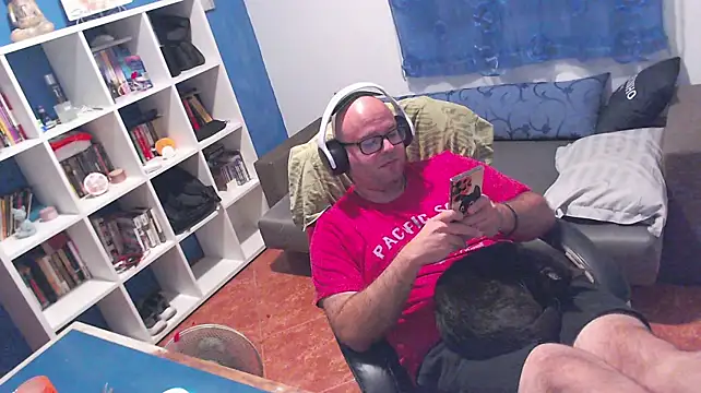 ravingr4d4 live cam on StripChat