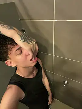 yoursexyjose webcam