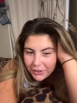 hiddensecretxx's Live Sex Cam Show