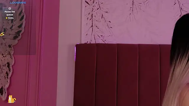 PinkySparks live webcam