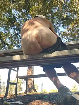 415cali925 (Ask my age) - Show Stranger my Butt