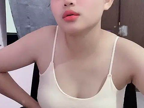 ThuPhuong888 live cam on StripChat