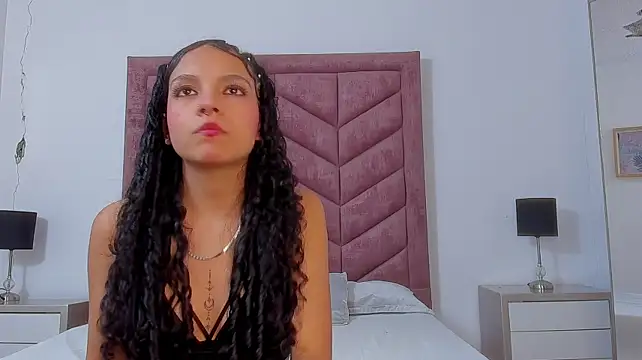 MiaLauren_ live cam on StripChat