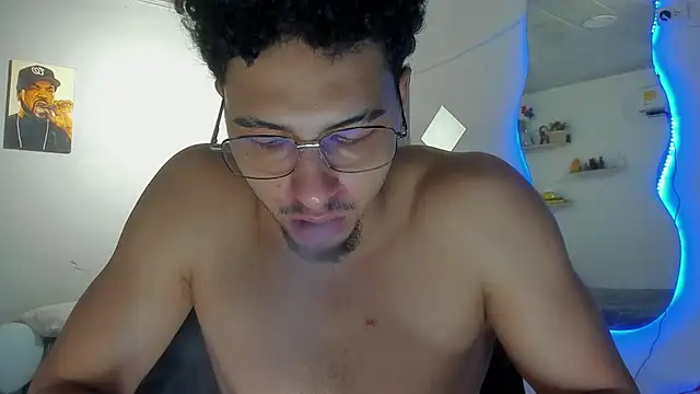 Kris_Khalifa69 live cam on StripChat