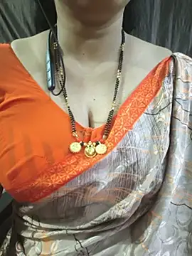 bhuvana_555 (F milf) - BooBS ON WATER