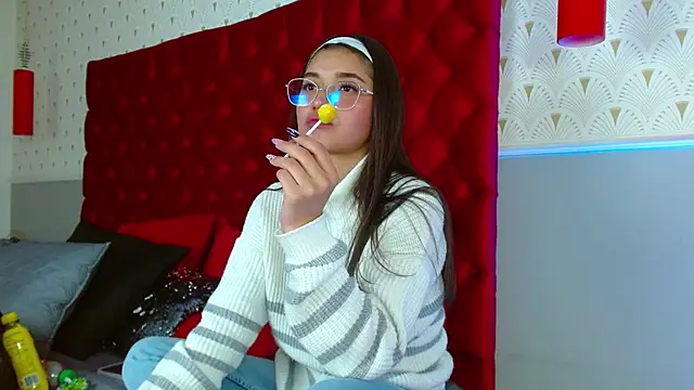 MoreAlice live cam on StripChat