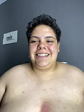 Hailey_Curvy live cam on StripChat