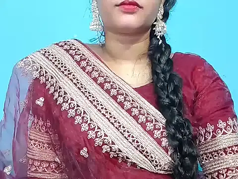 Adhiti_1 live cam on StripChat